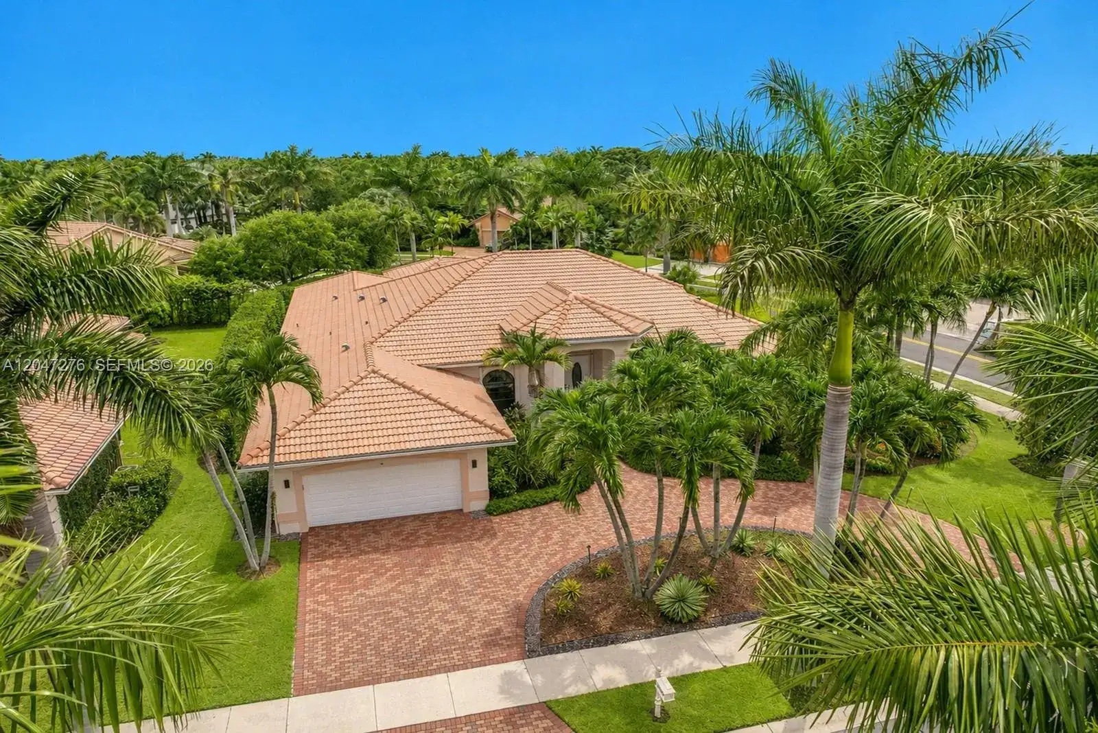 392 Coconut Cir, Weston FL 33326 photo 3