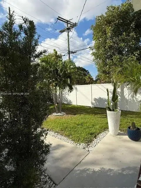 5629 NW 31st Ave, Miami FL 33142 photo 3
