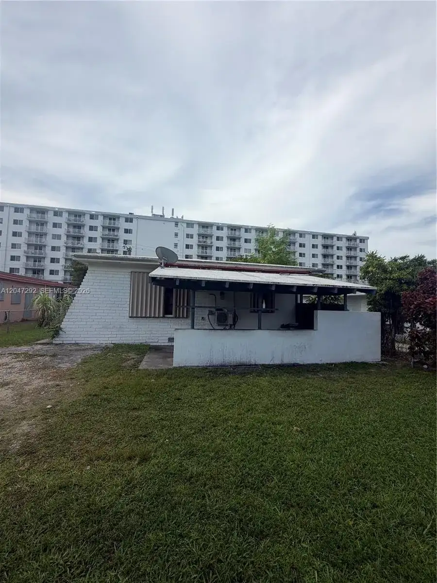 1258 NE 109th St, Miami FL 33161 photo 5