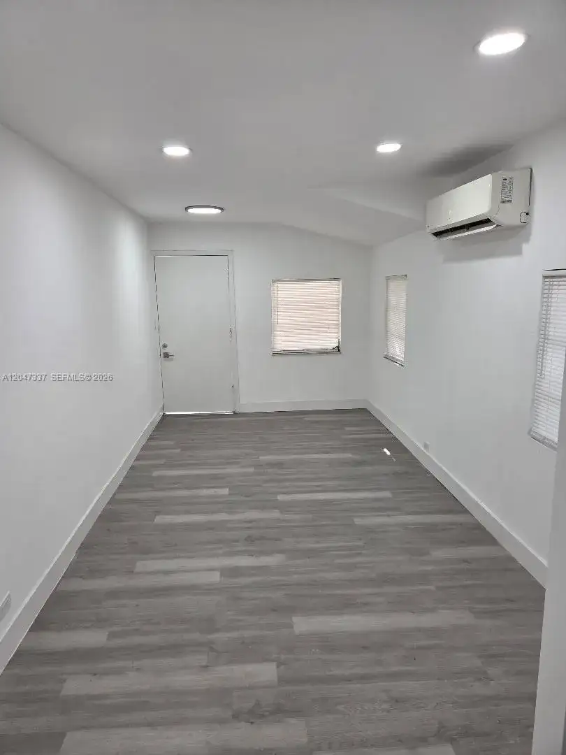 2911 NW 30th St, Miami FL 33142 photo 3