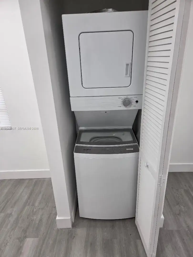 2911 NW 30th St, Miami FL 33142 photo 5