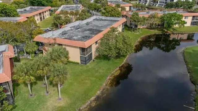 182 Lakeview Dr # 204, Weston FL 33326 photo 3