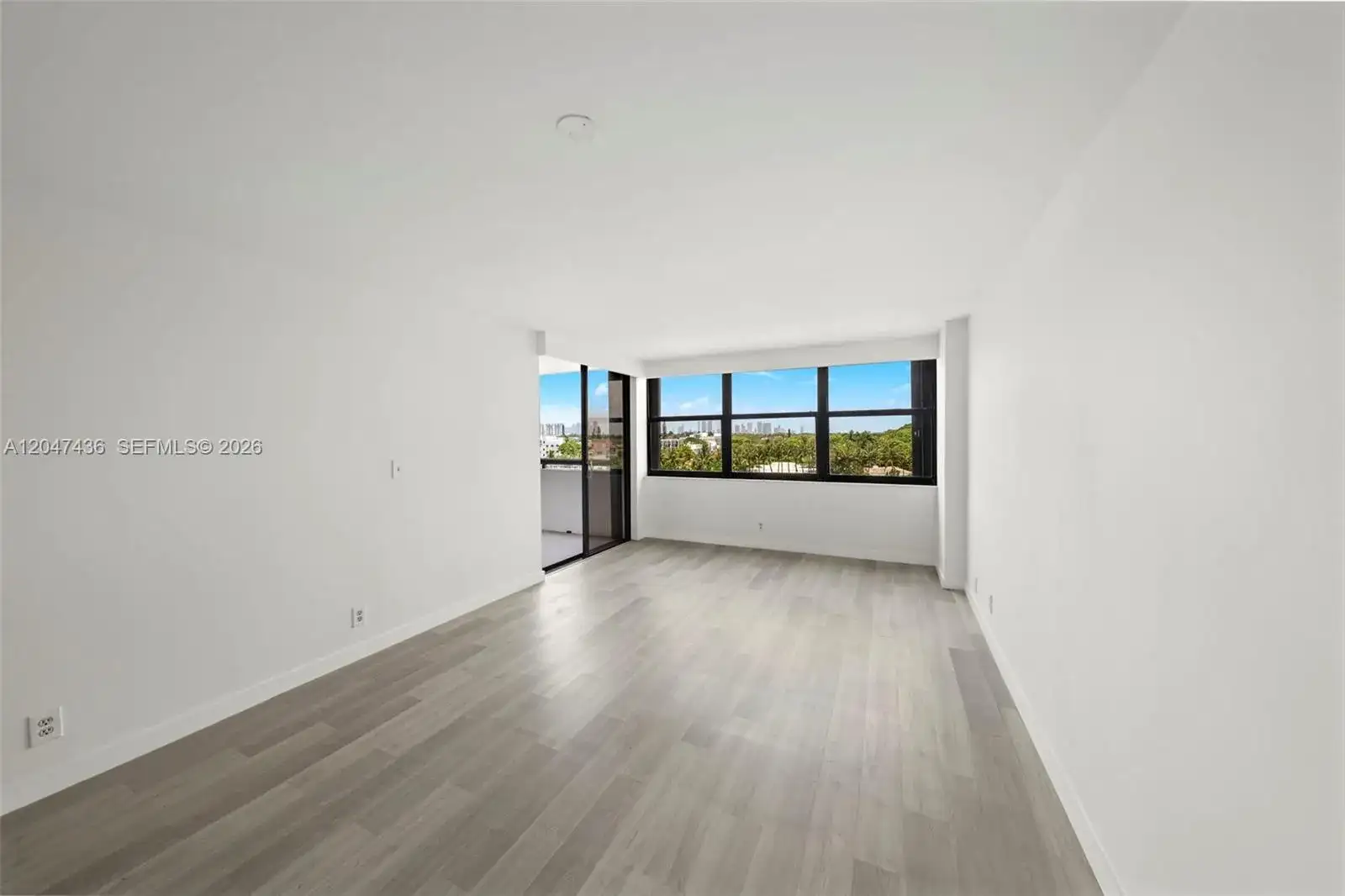 2555 Collins Ave # 706, Miami Beach FL 33140 photo 2