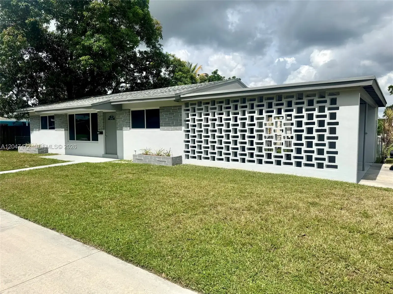 2150 N 66th Ave, Hollywood FL 33024 photo 2