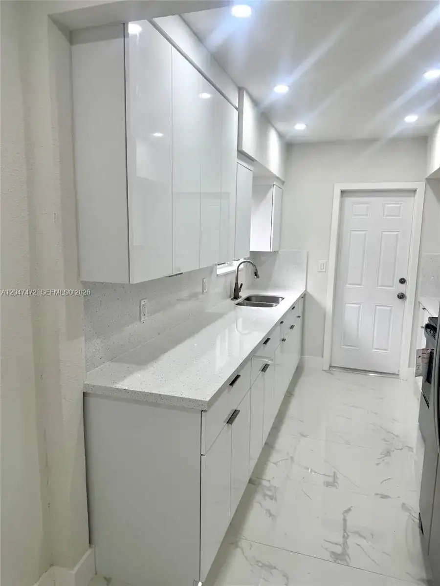 2150 N 66th Ave, Hollywood FL 33024 photo 5
