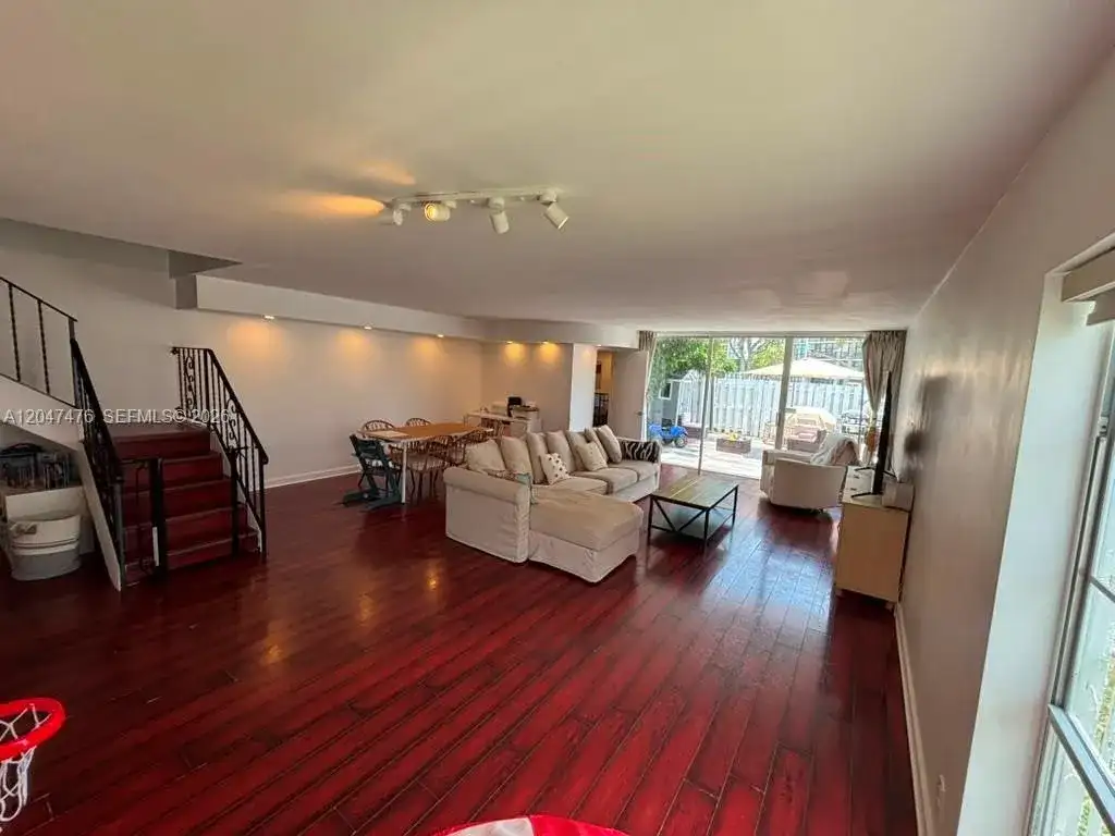 926 NE 27th Ave # 926, Hallandale Beach FL 33009 photo 3