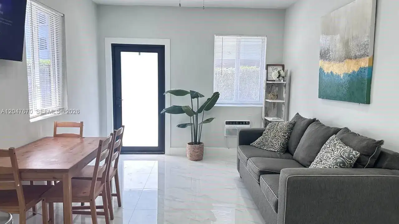 320 SW 29th Rd, Miami FL 33129 photo 3