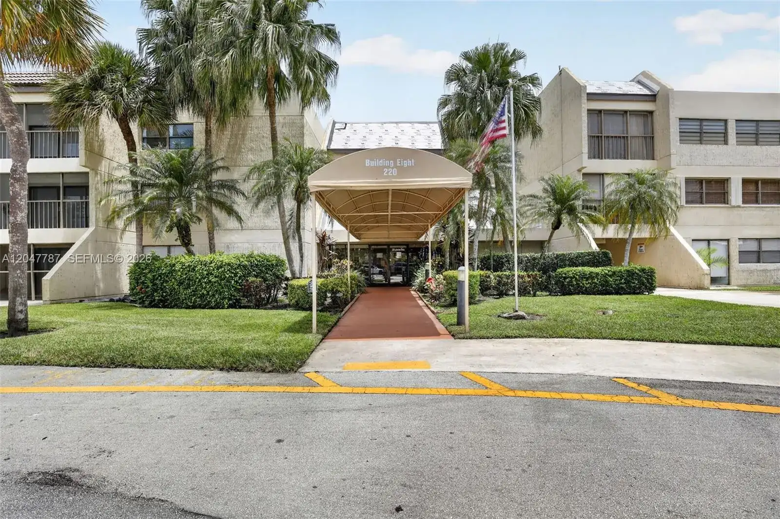 220 Lakeview Dr # 210, Weston FL 33326 photo 2