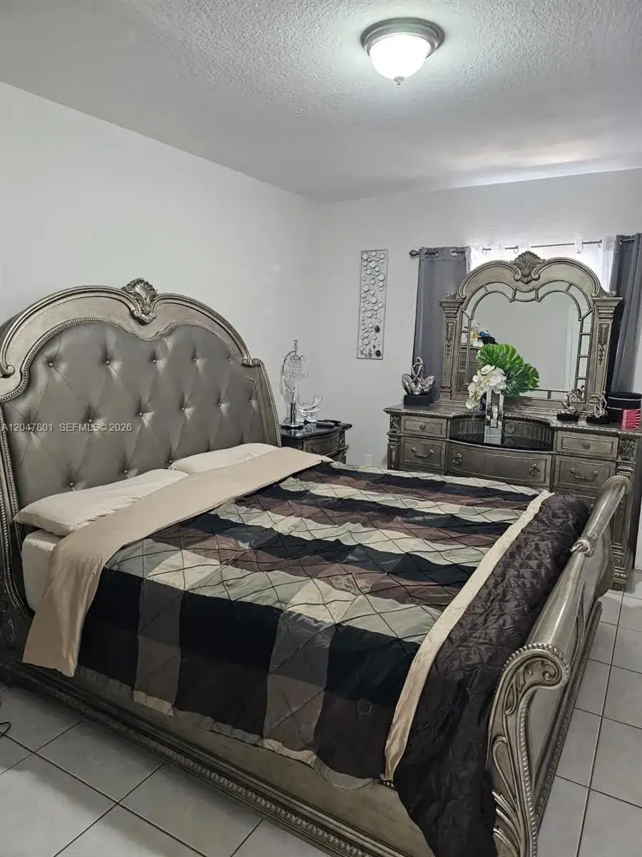 7565 N Augusta Dr # 7567, Hialeah FL 33015 photo 5
