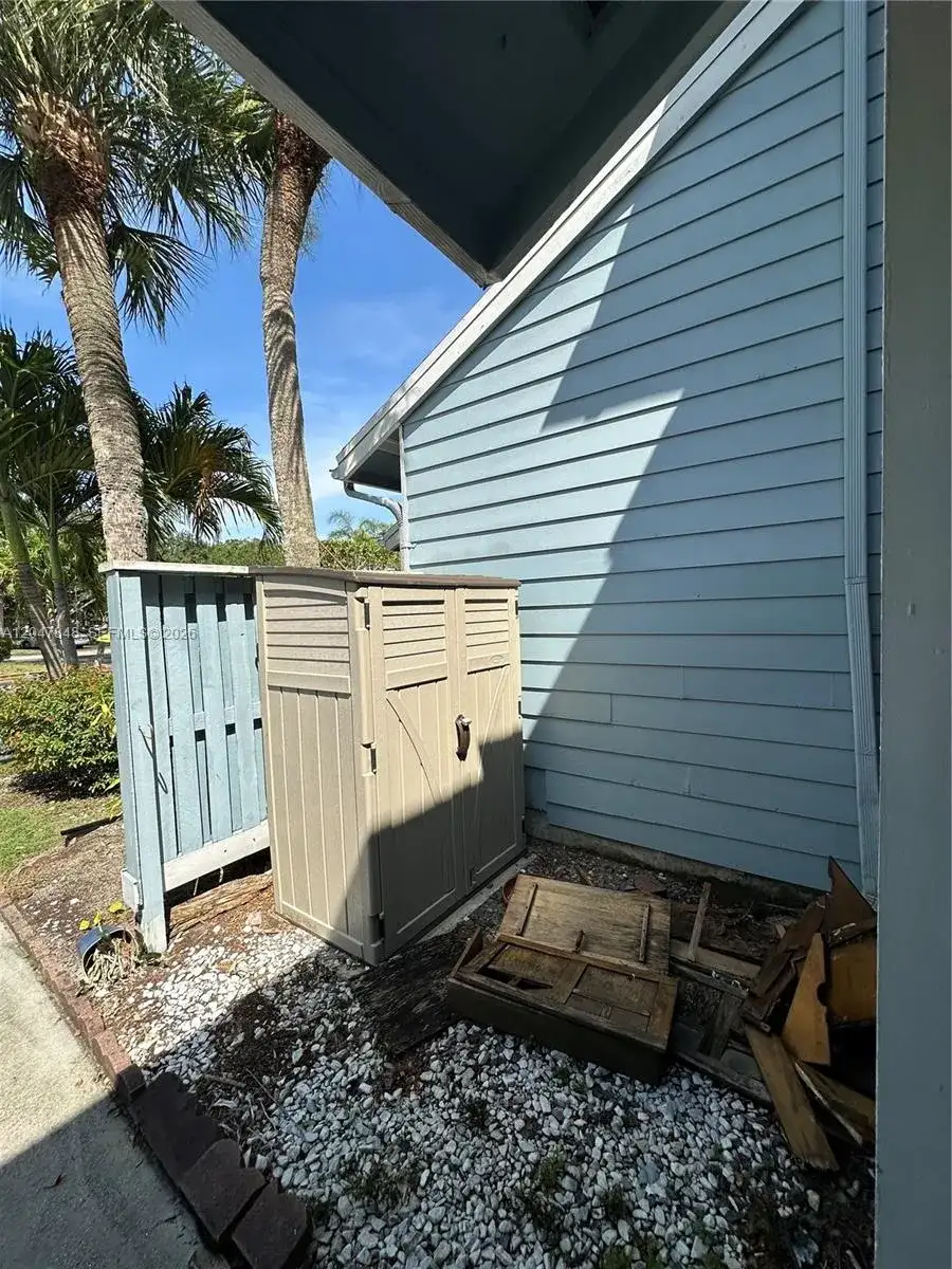 2012 Champions Way, North Lauderdale FL 33068 photo 2