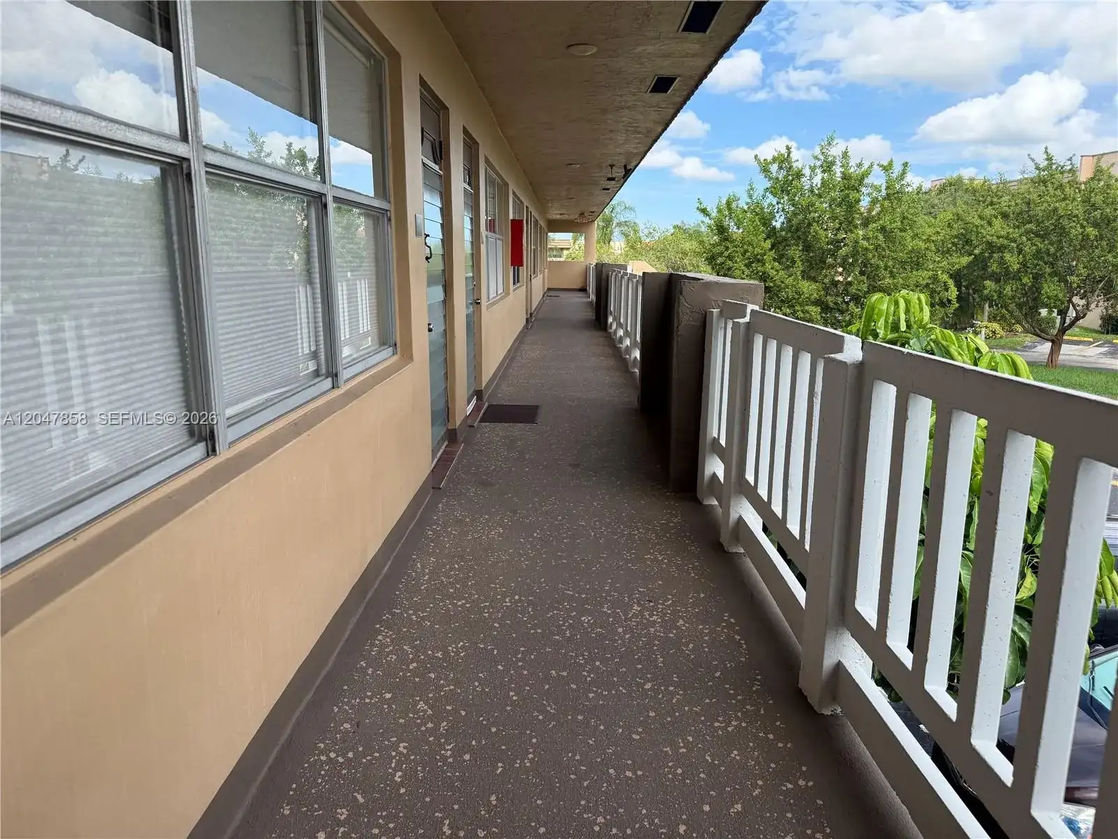 9101 Sunrise Lakes Blvd # 215, Sunrise FL 33322 photo 4