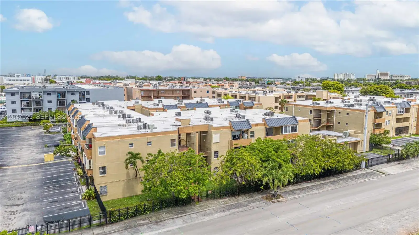 6070 W 18th Ave # 209, Hialeah FL 33012 photo 2