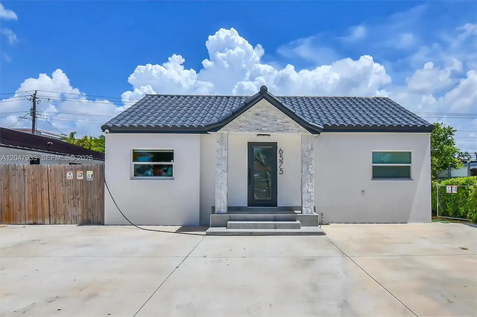 6575 SW 39th Ter, Miami FL 33155 photo 2