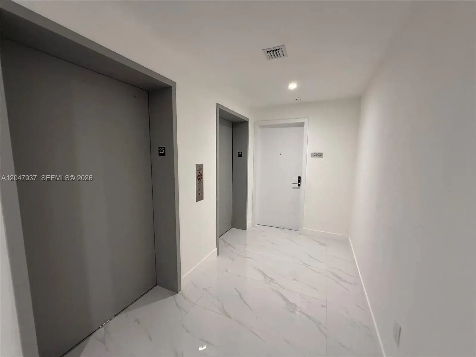700 NE 24th St # 2502, Miami FL 33137 photo 4