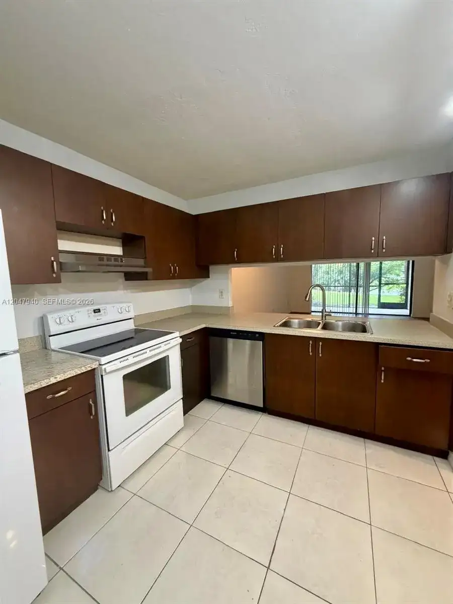 100 NW 76th Ave # 2, Plantation FL 33324 photo 4