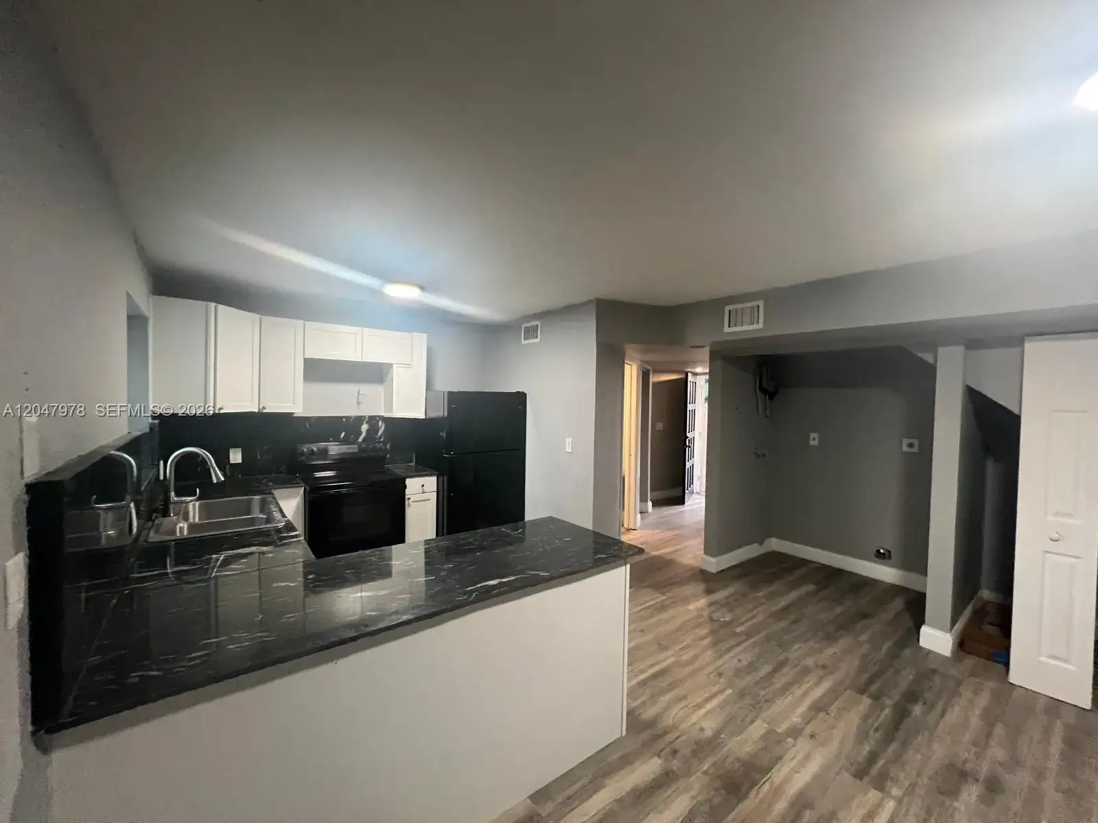 451 NE 136th St # 101, North Miami FL 33161 photo 3