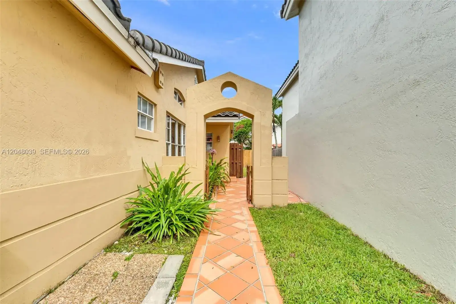 4916 SW 154th Ave, Miami FL 33185 photo 4