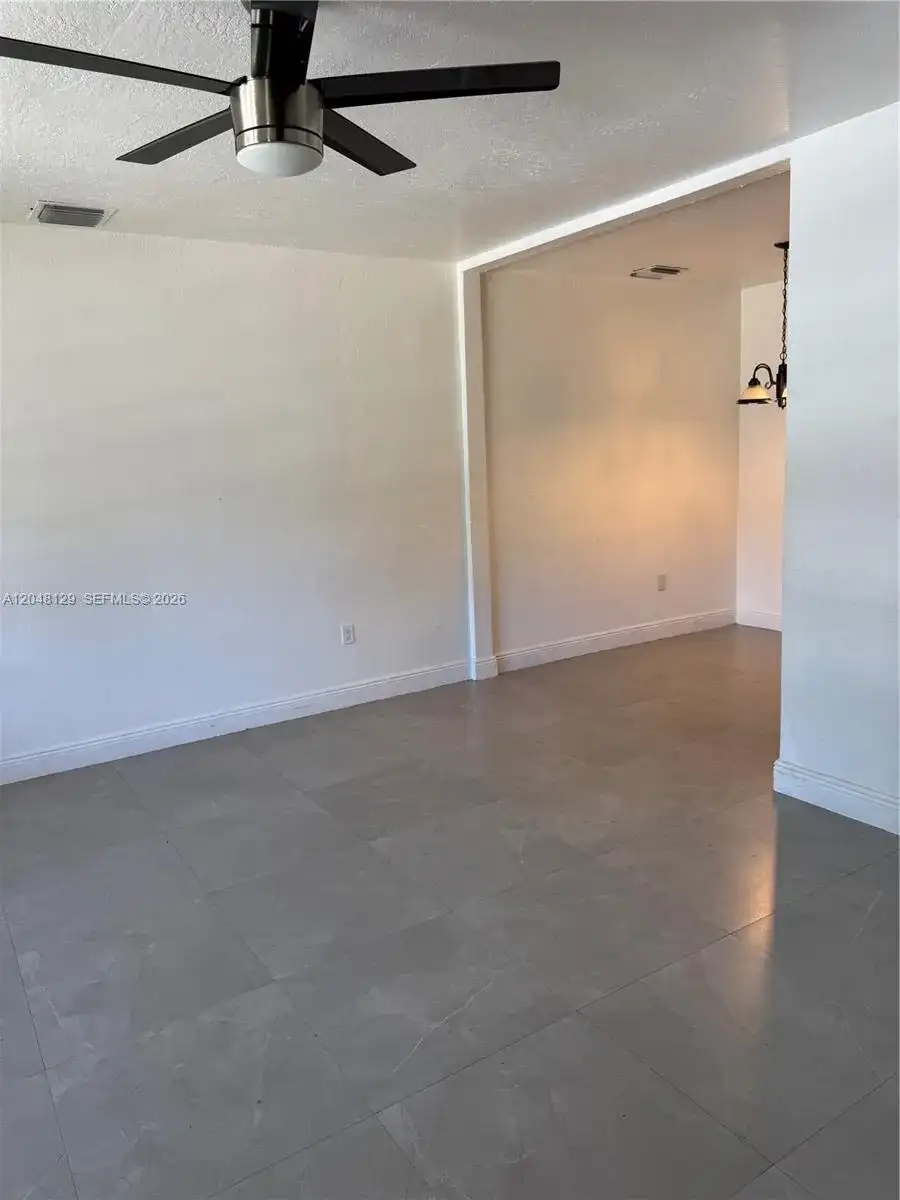 1281 NE 209th Ter, Miami FL 33179 photo 2