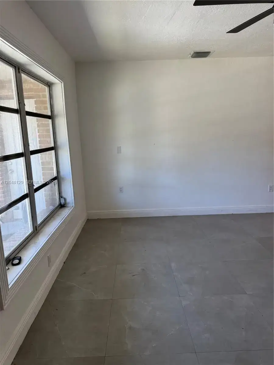 1281 NE 209th Ter, Miami FL 33179 photo 3