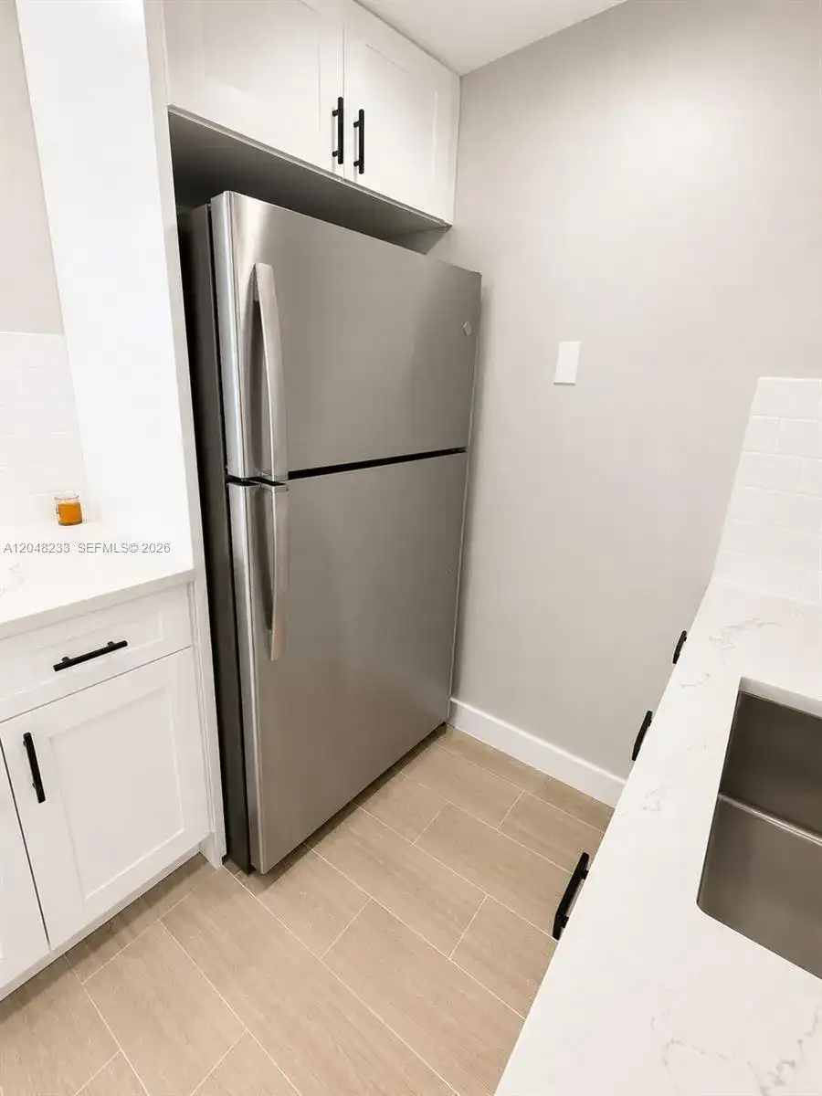 1530 SW 2nd St # 307, Miami FL 33135 photo 3