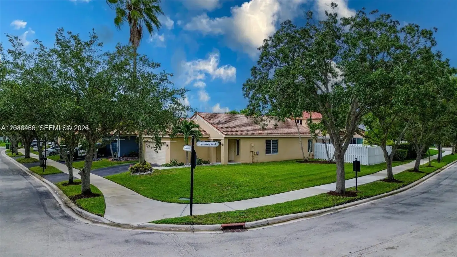 1356 Presidio Dr, Weston FL 33327 photo 2