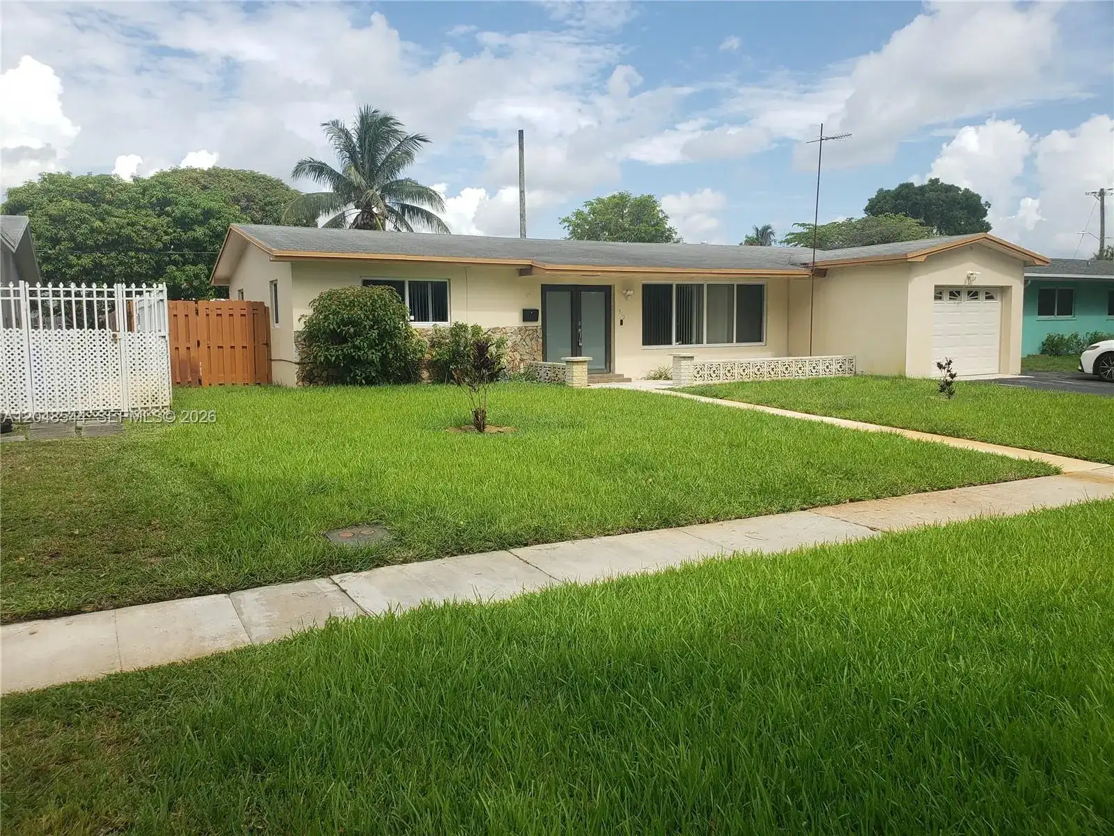 510 SW 70th Ave, Pembroke Pines FL 33023 photo 2