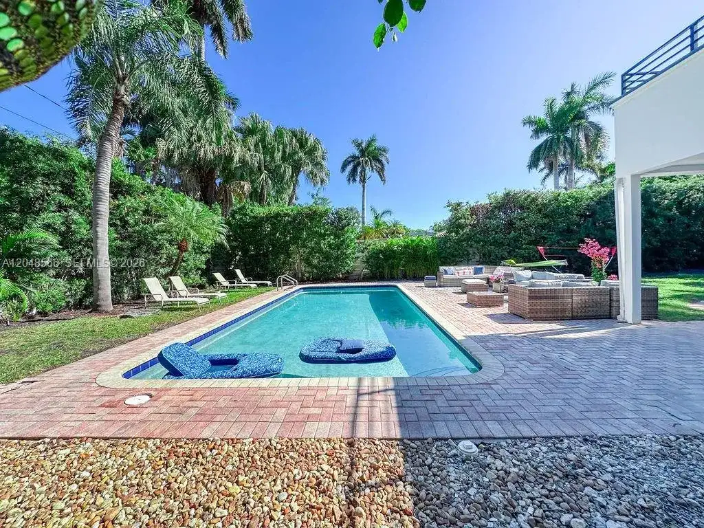 1255 Jackson St, Hollywood FL 33019 photo 3