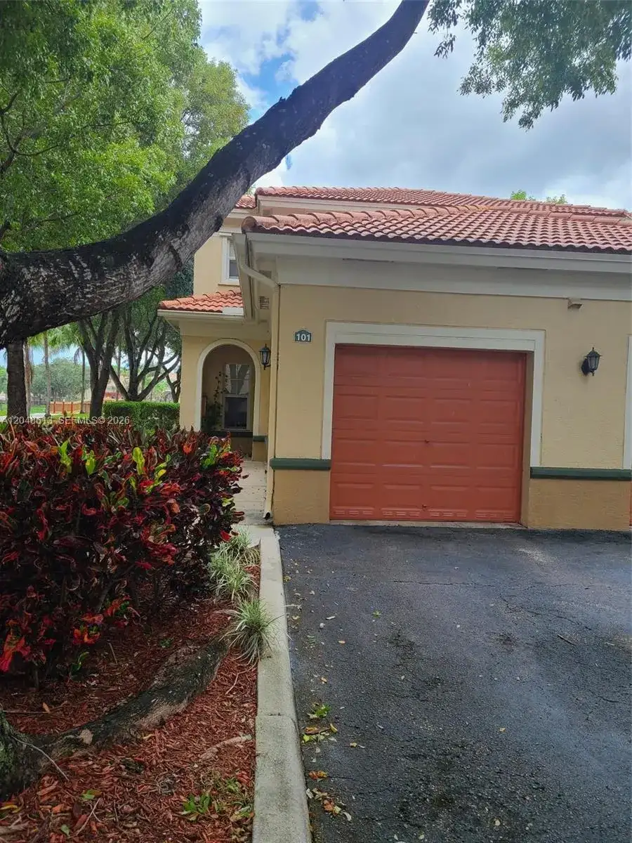 2541 Centergate Dr # 101, Miramar FL 33025 photo 2