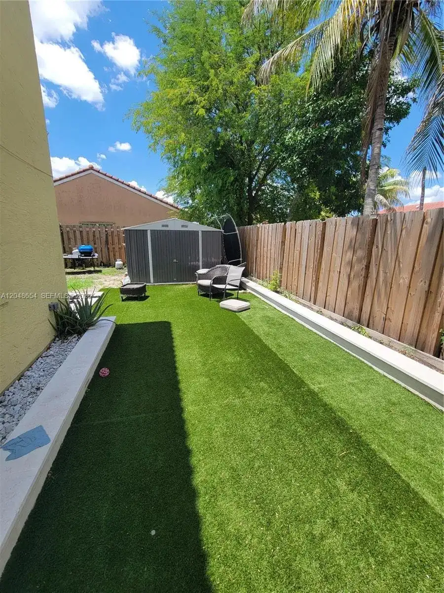 6606 Saltaire Ter, Margate FL 33063 photo 2