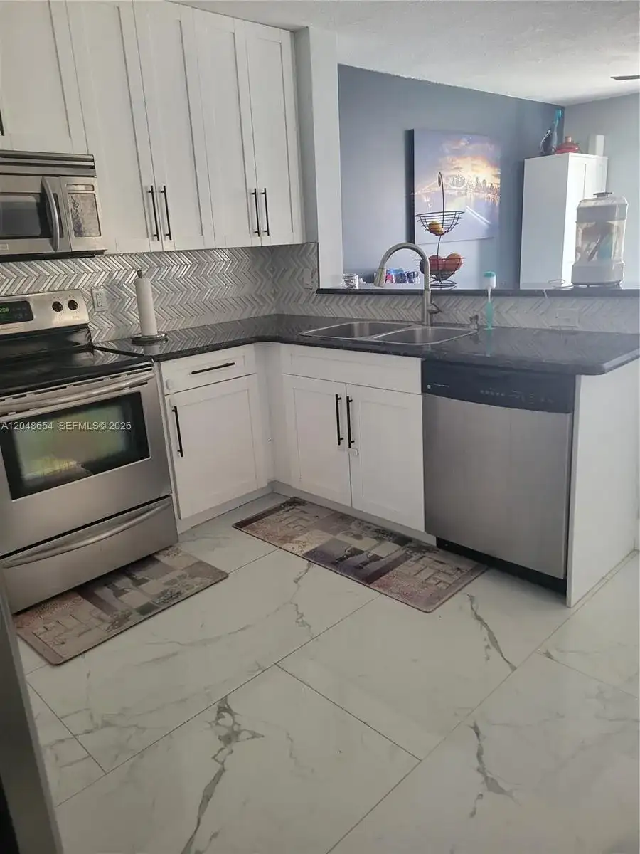6606 Saltaire Ter, Margate FL 33063 photo 4