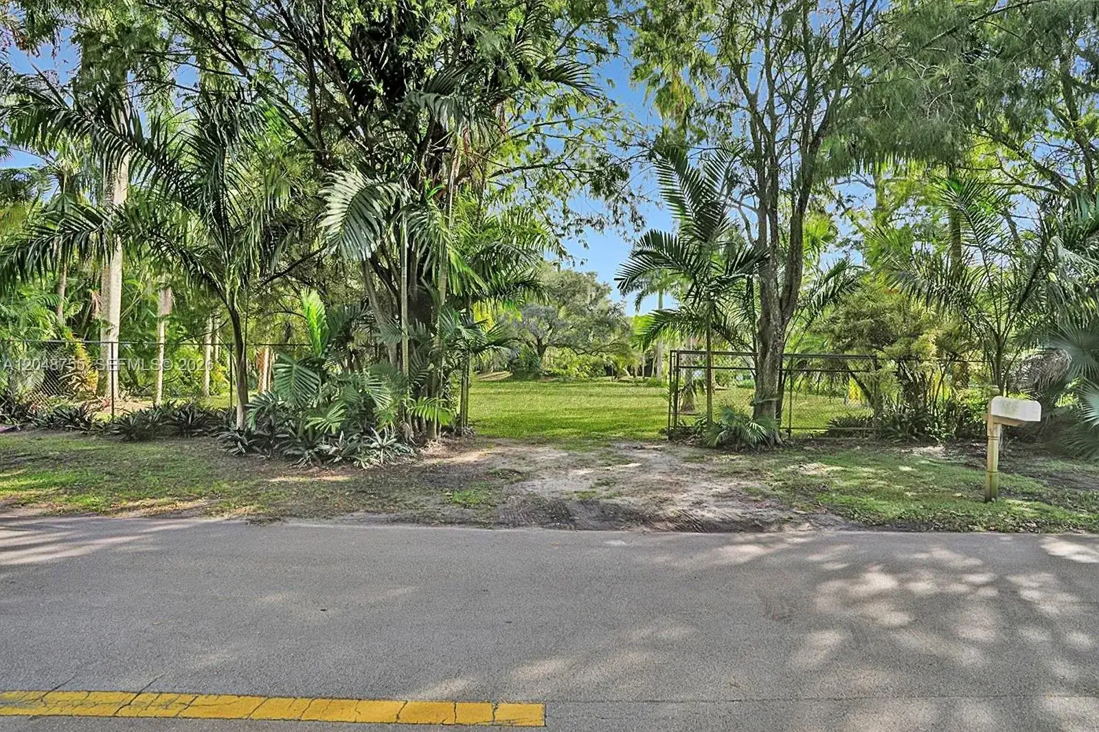 14270 SW 20th St, Davie FL 33325 photo 3
