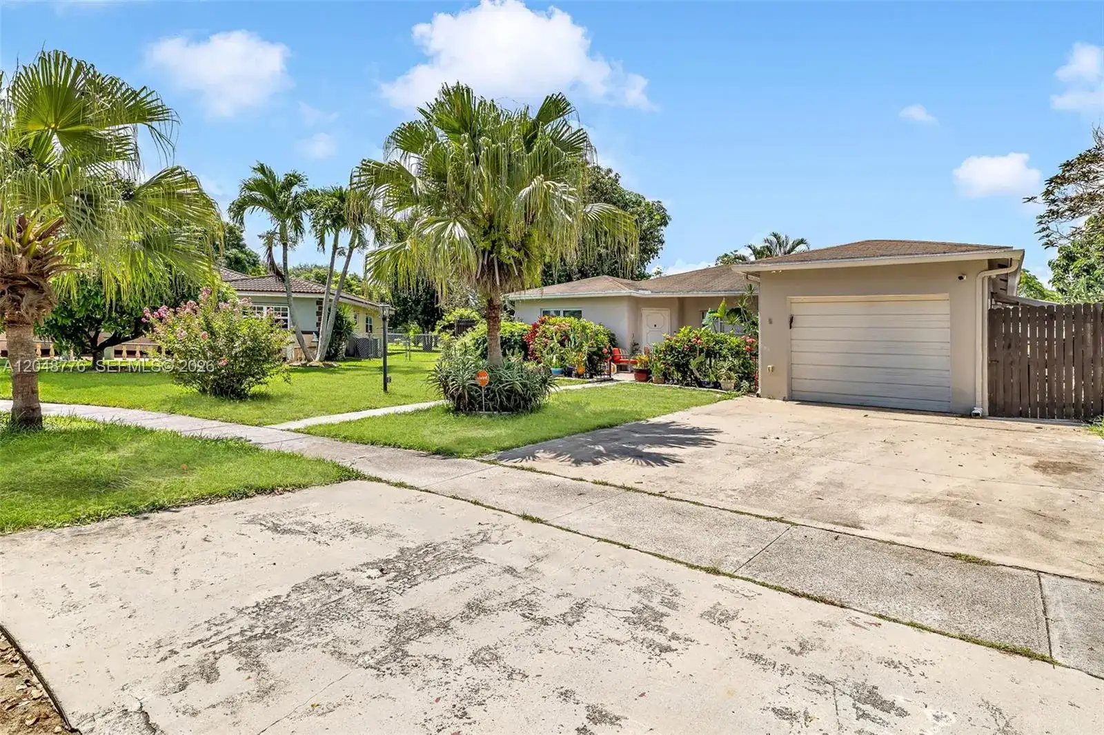 5045 SW 10th St, Margate FL 33068 photo 4