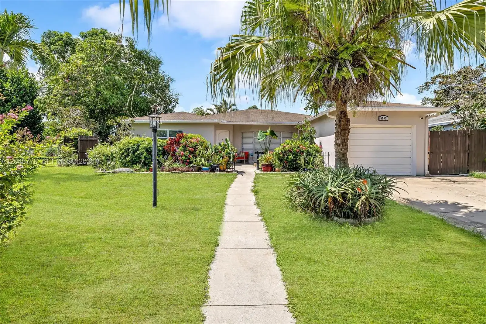 5045 SW 10th St, Margate FL 33068 photo 5