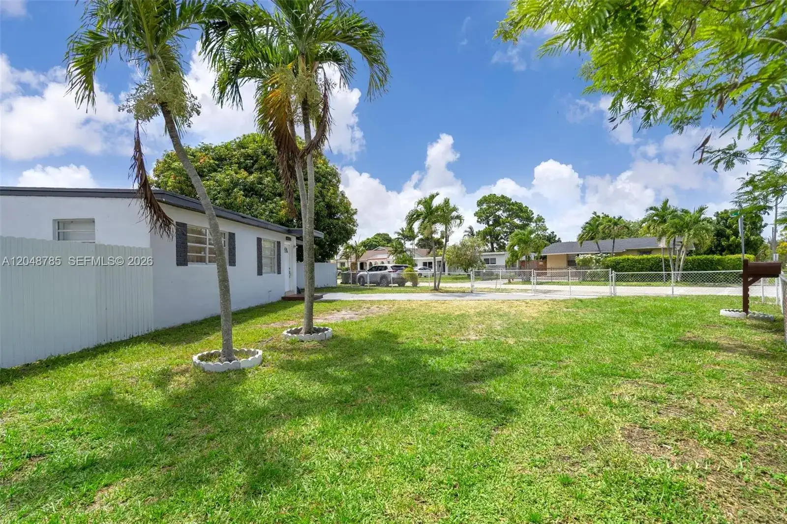 6084 E 7th Ave, Hialeah FL 33013 photo 2