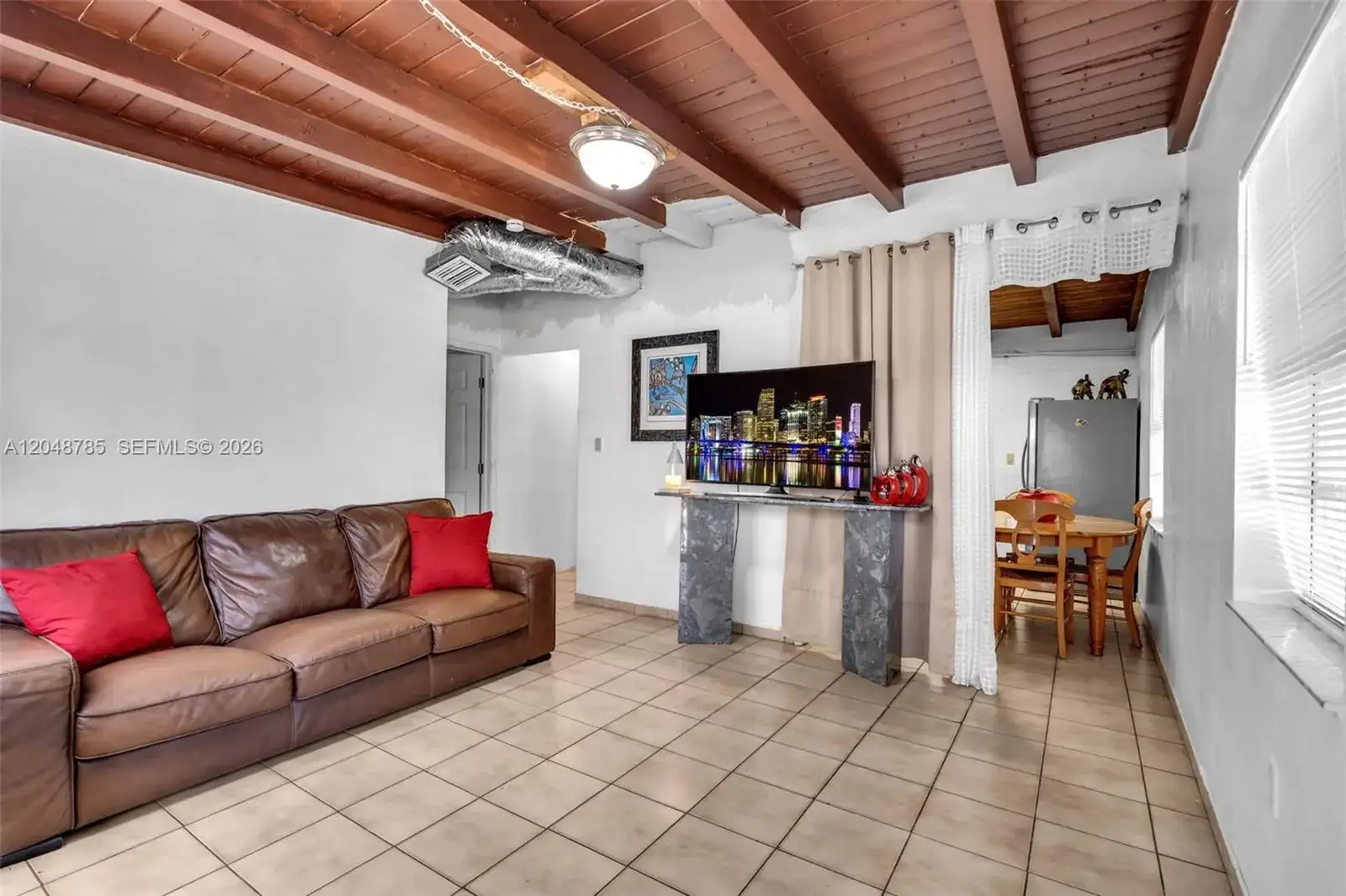 6084 E 7th Ave, Hialeah FL 33013 photo 4