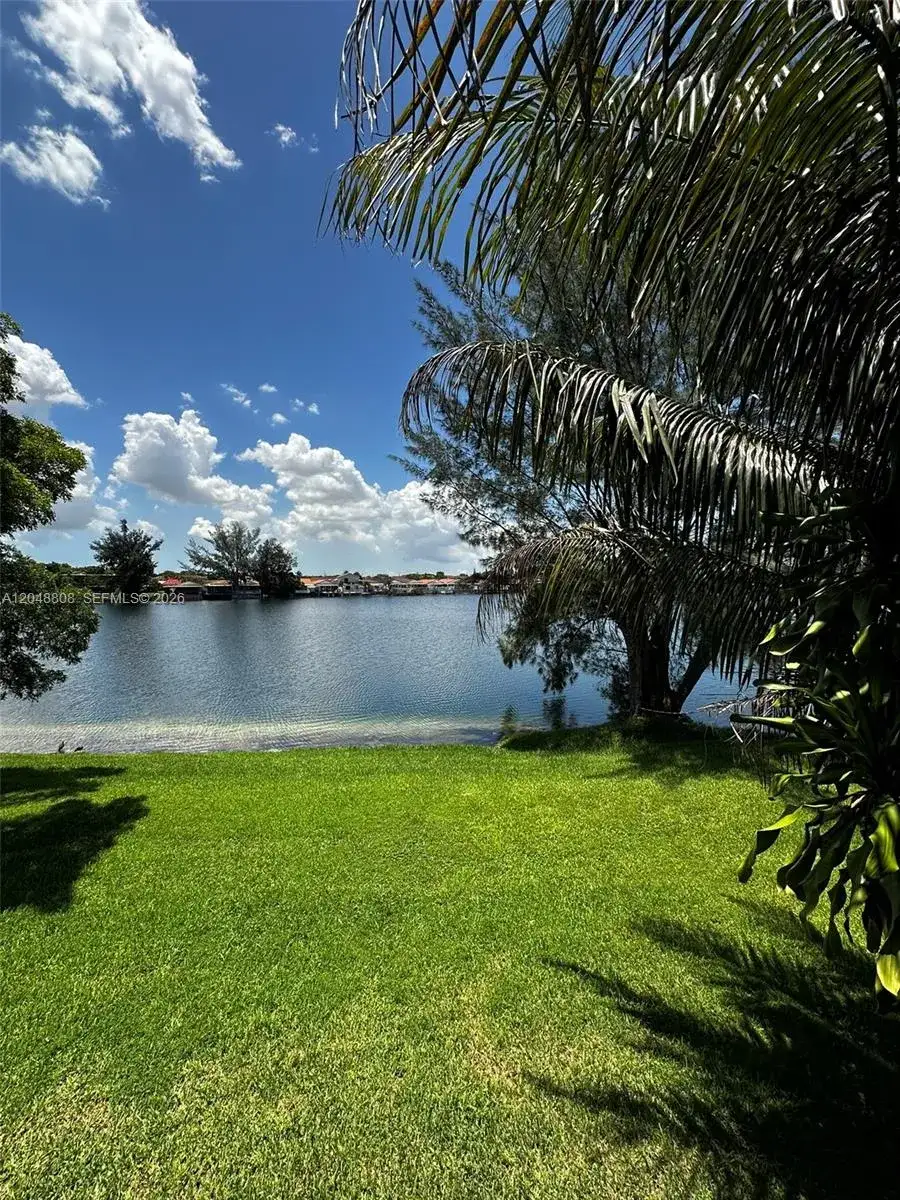 2540 W 67th Pl # 28, Hialeah FL 33016 photo 2