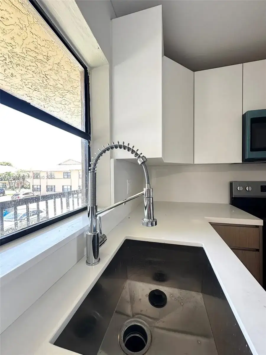 2540 W 67th Pl # 28, Hialeah FL 33016 photo 4