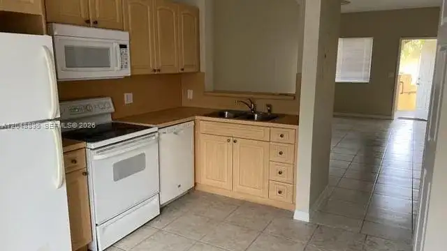 7940 NW 6th St # 202, Pembroke Pines FL 33024 photo 4