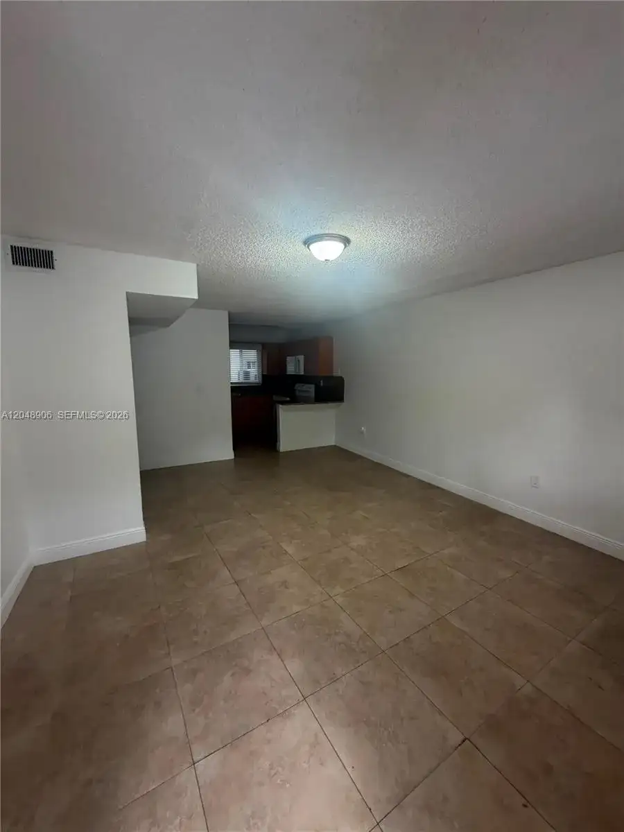 1650 W 44th Pl # 119, Hialeah FL 33012 photo 4