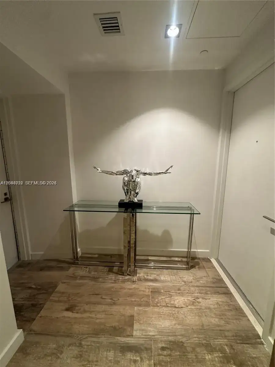 650 NE 32nd St # 4205, Miami FL 33137 photo 5