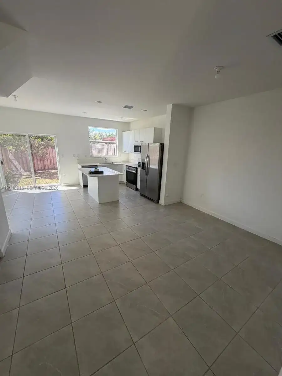 12213 NW 23RD PL # 12213, Miami FL 33167 photo 2