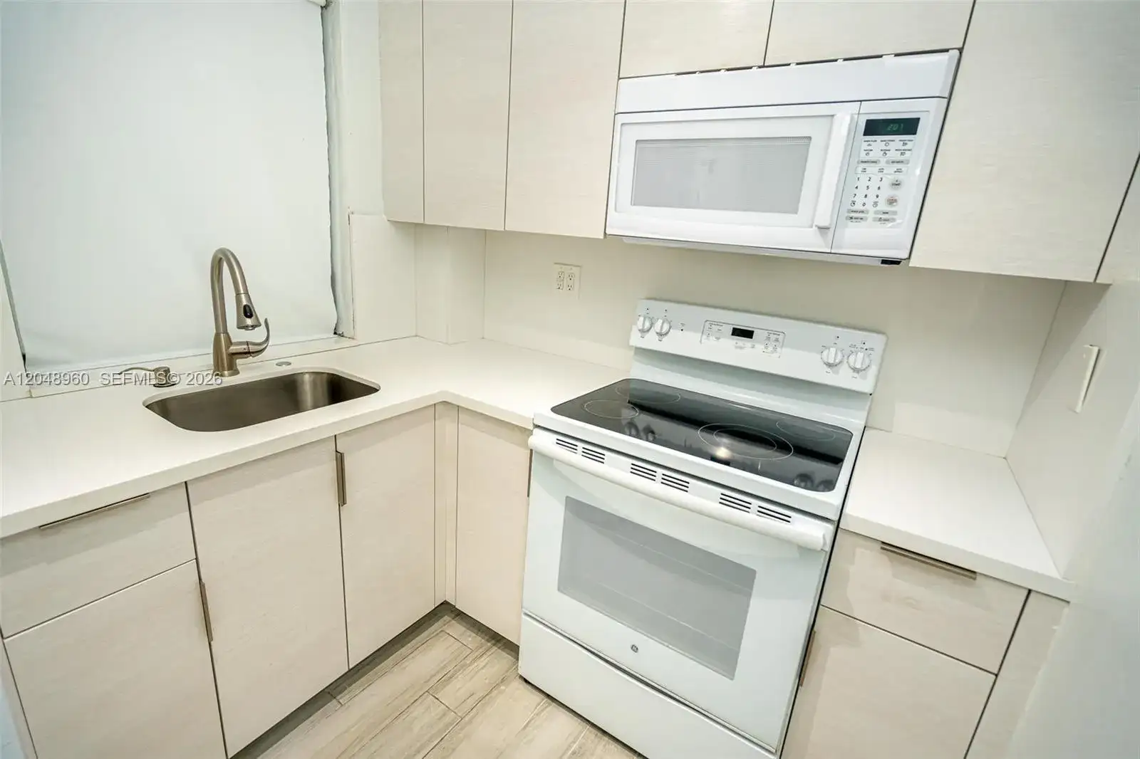 810 Salzedo St # 15, Coral Gables FL 33134 photo 4