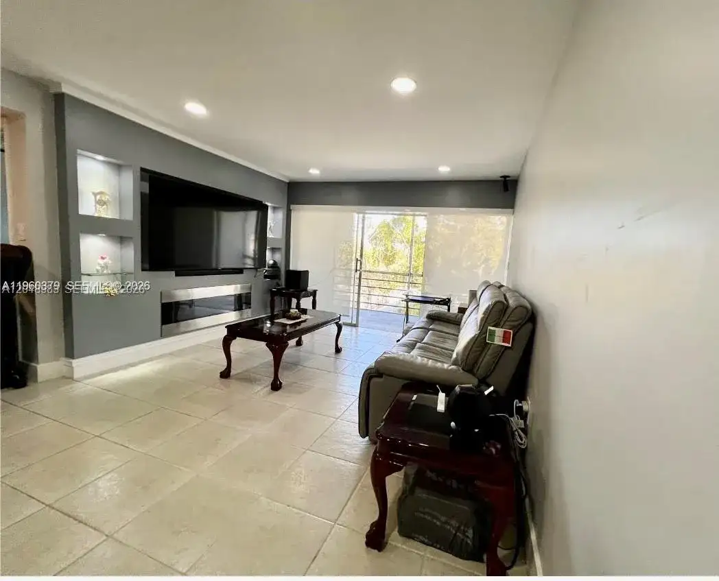 4255 N University Dr # 304, Sunrise FL 33351 photo 4