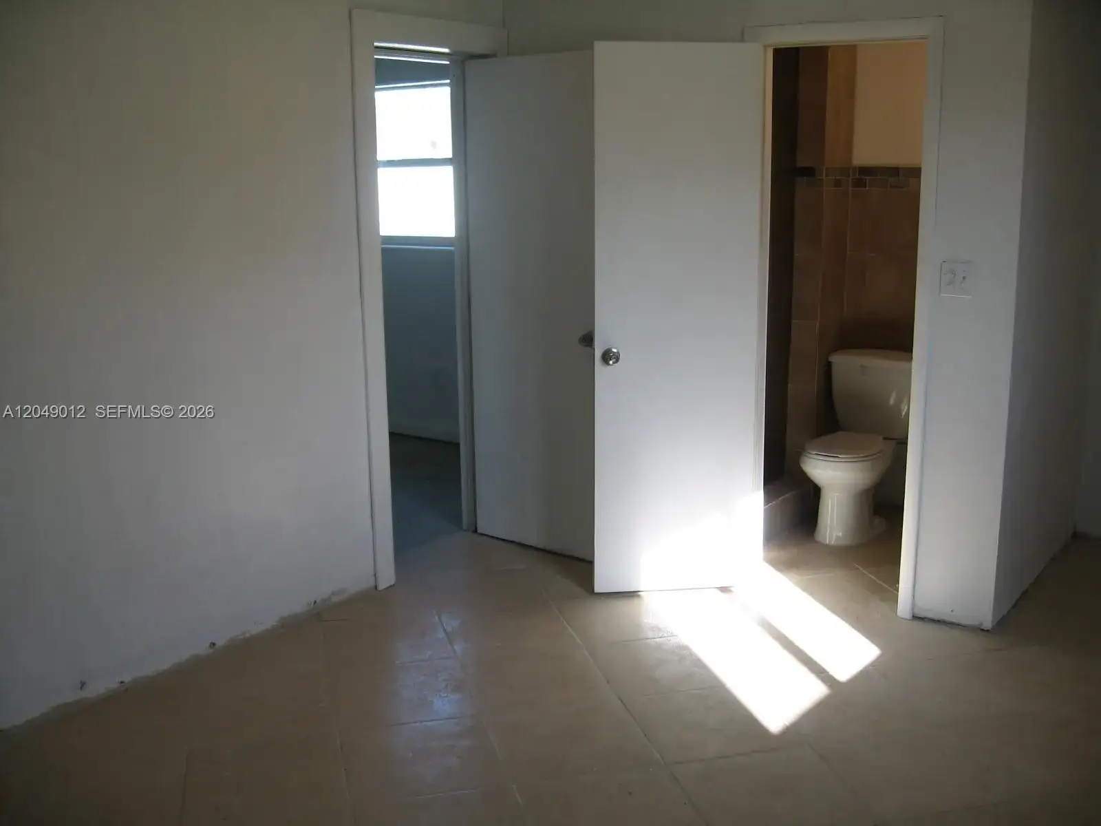 136 NW 14th Way, Dania Beach FL 33004 photo 4