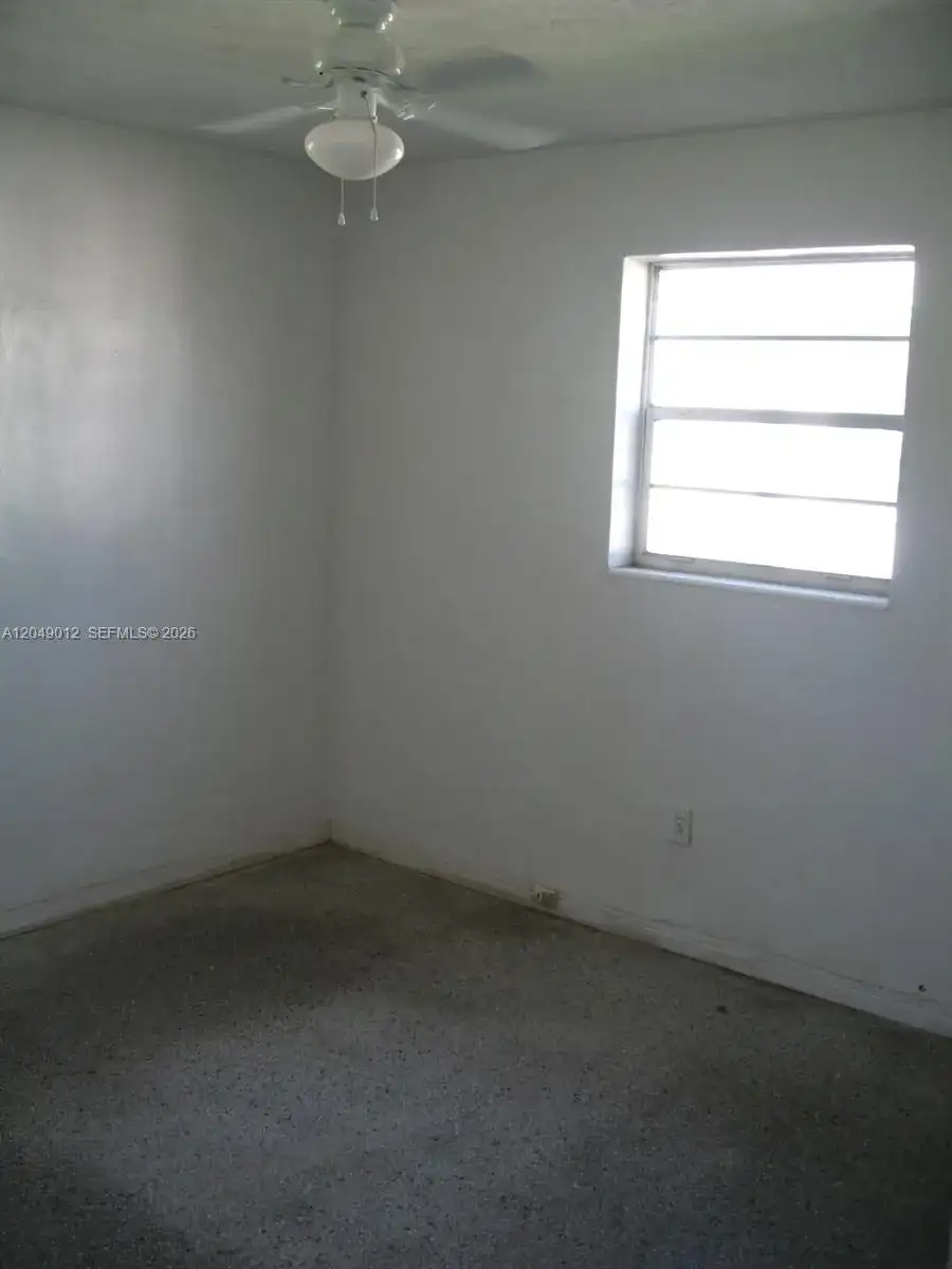 136 NW 14th Way, Dania Beach FL 33004 photo 5