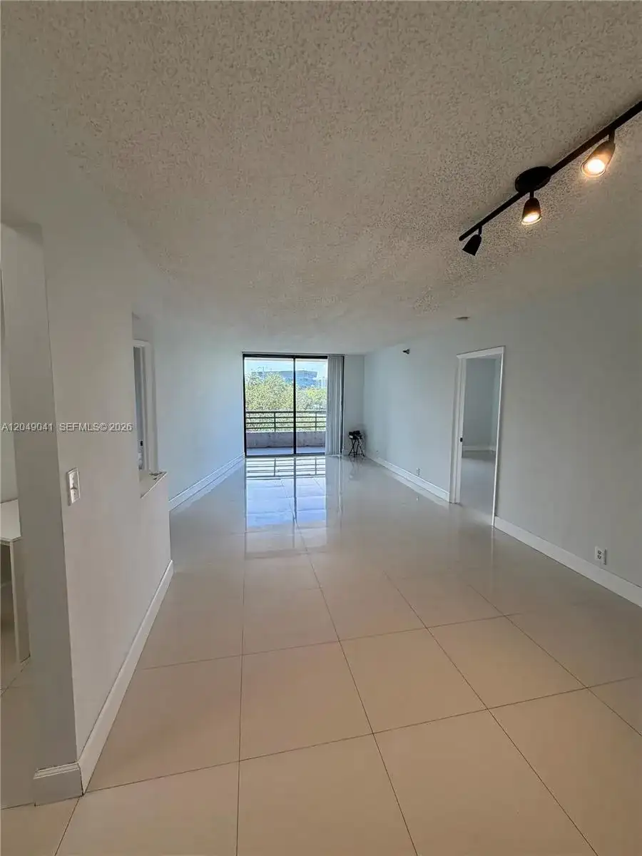 3300 NE 191st St # 404, Aventura FL 33180 photo 2