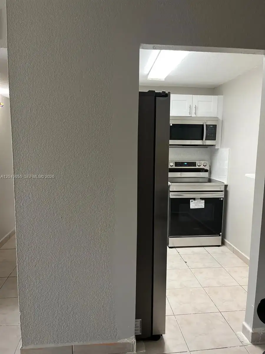 666 W 81st St # 318, Hialeah FL 33014 photo 2