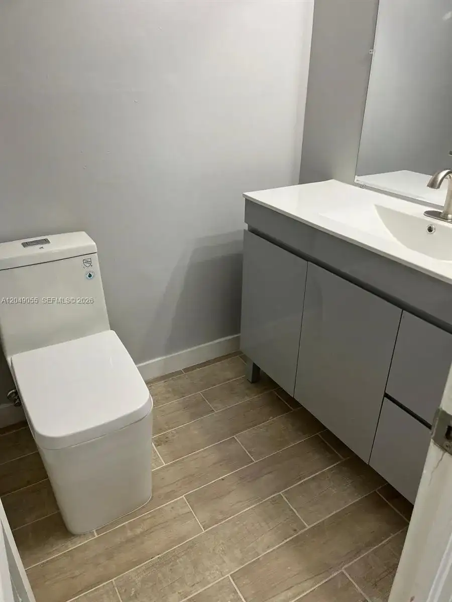 666 W 81st St # 318, Hialeah FL 33014 photo 4