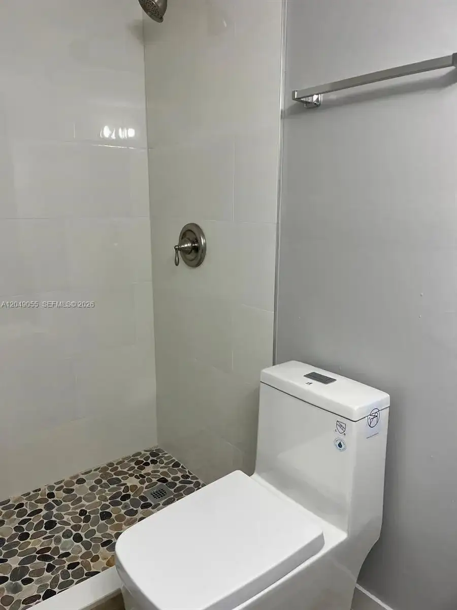 666 W 81st St # 318, Hialeah FL 33014 photo 5