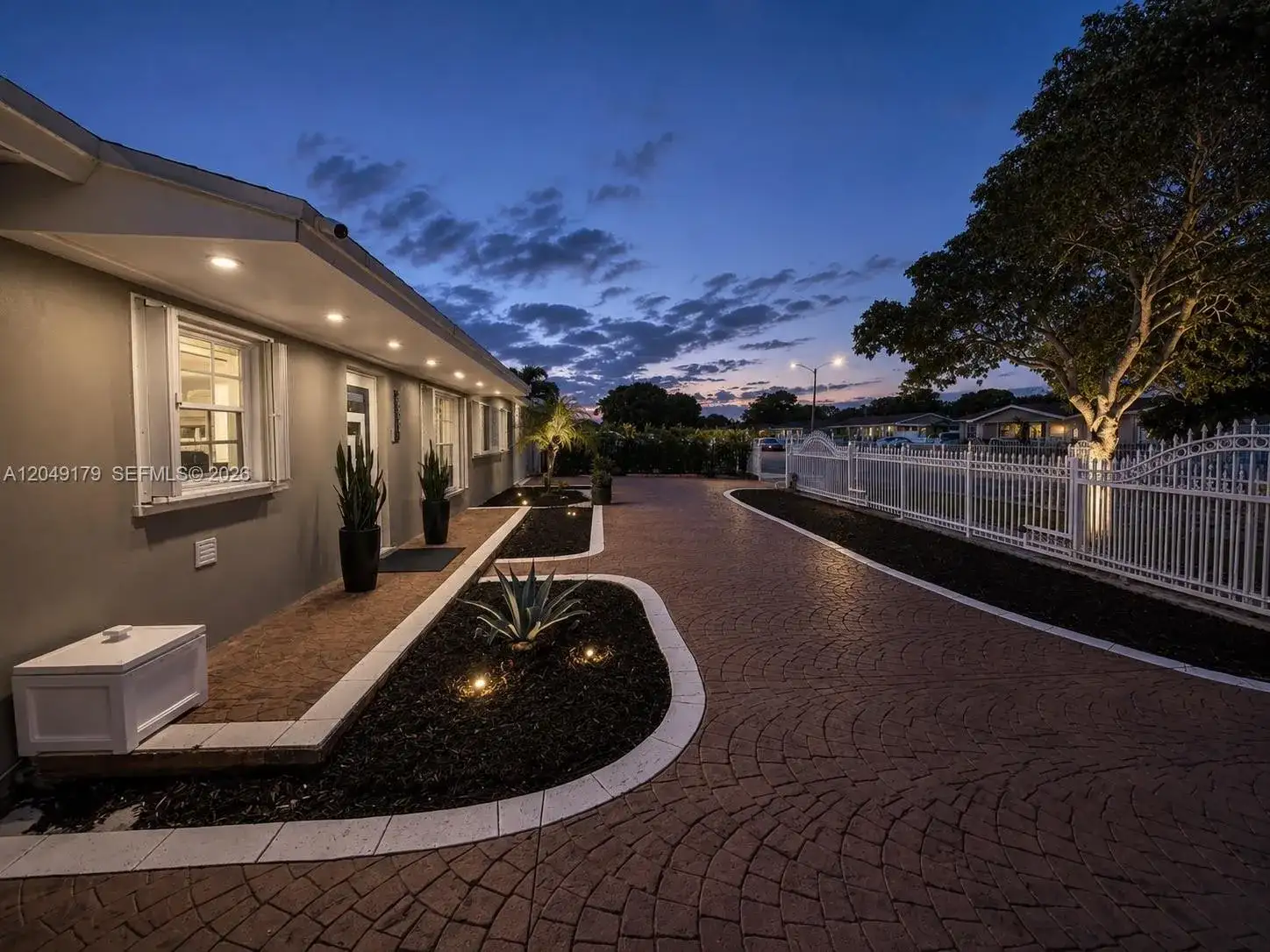 20501 NW 44th Court, Miami Gardens FL 33055 photo 2